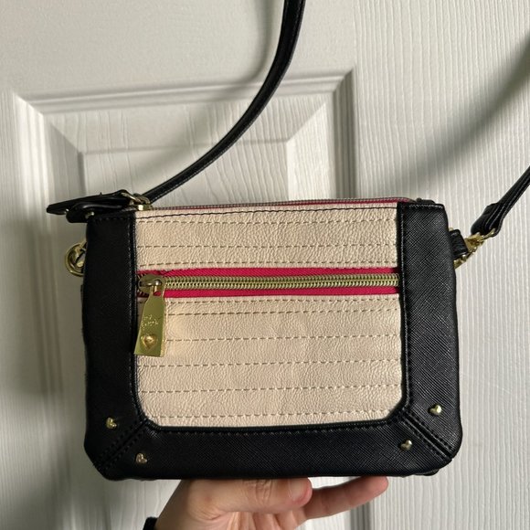 Betsey Johnson Handbags - Betsey Johnson Crossbody